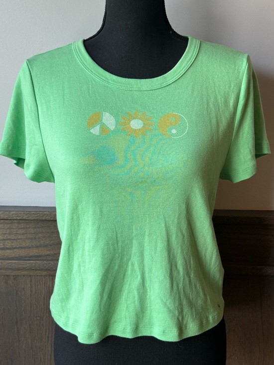 American Eagle Outfitters Tops - American Eagle Green Graphic Crewneck Tee XL NWT